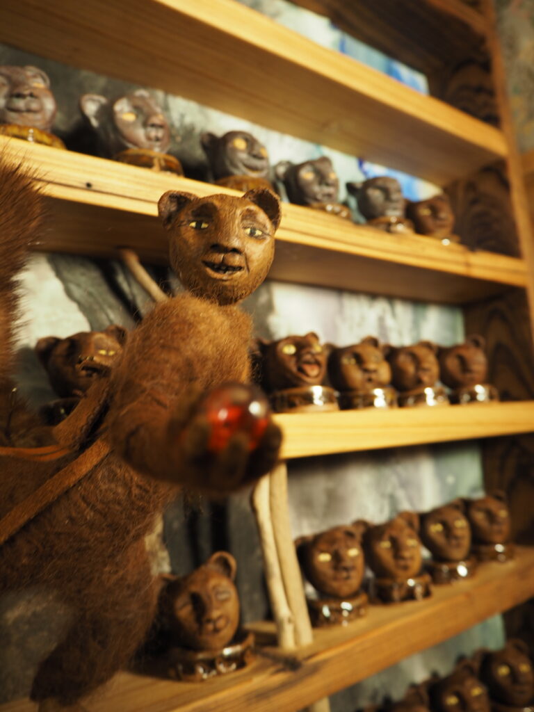 Surrounded by Heads